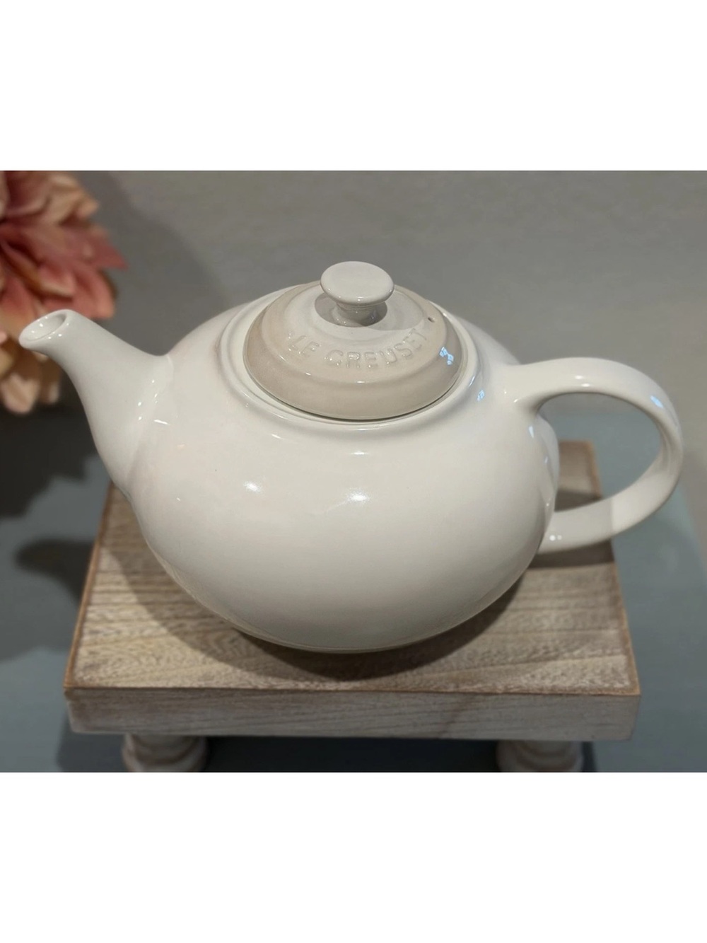 Le Creuset 1.3L Classic Teapot
MERINGUE Stoneware Glossy Finish
Second Choix NEW